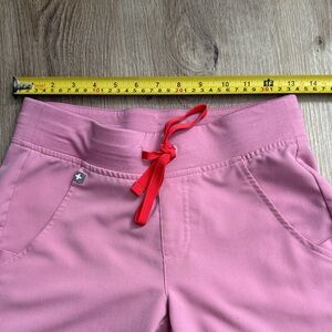 Figs Zamora Chalk Pink XXS-P Women's Jogger Scrubs with Red Tie